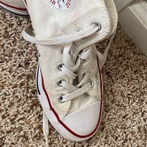 Size 7 Converse
